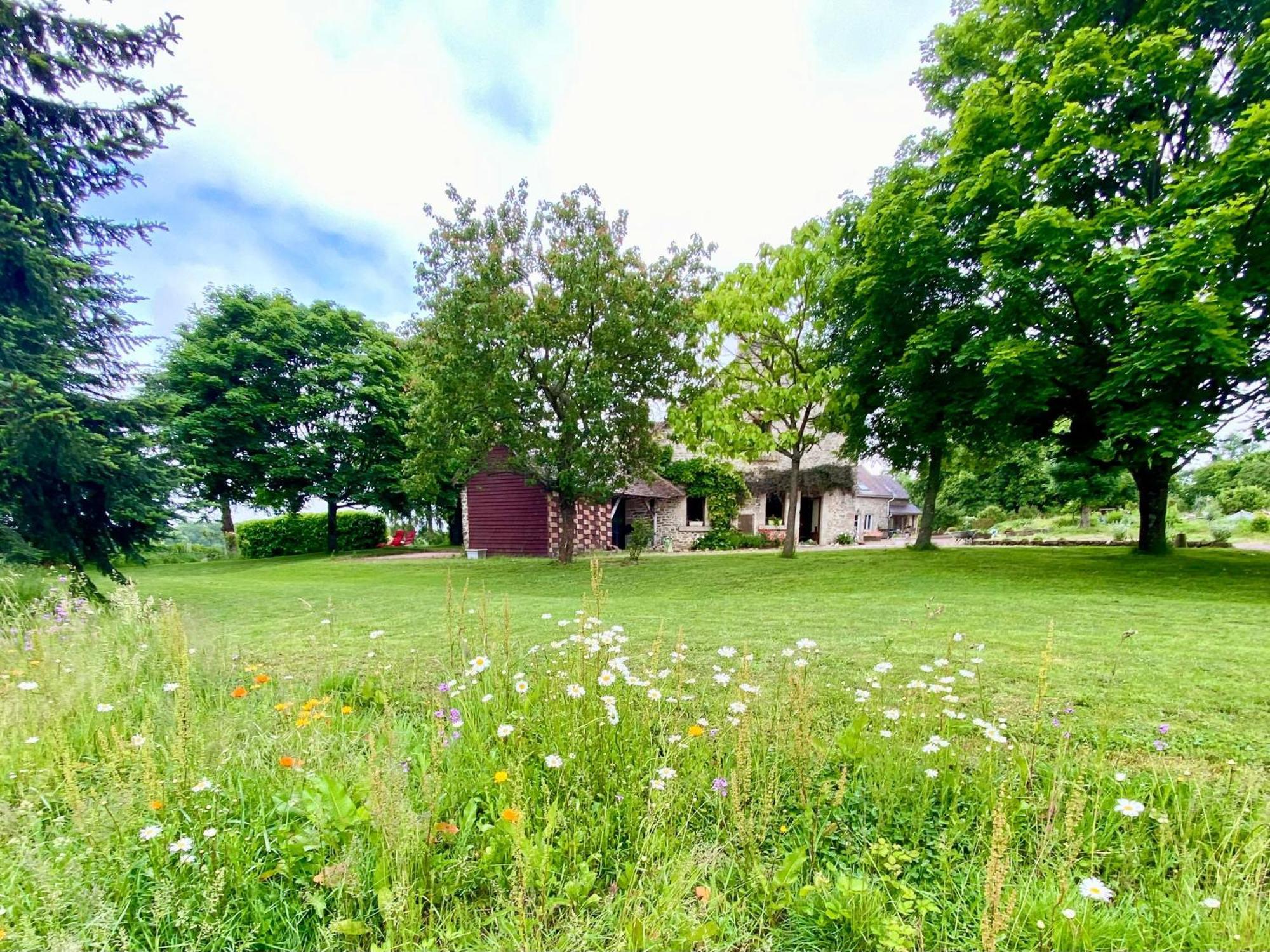 Gite Ecologique De Charme Avec Grand Jardin, Proche Des Alpes Mancelles, Ideal Famille Et Amis - Fr-1-410-132 Villa Moulins-le-Carbonnel Kültér fotó